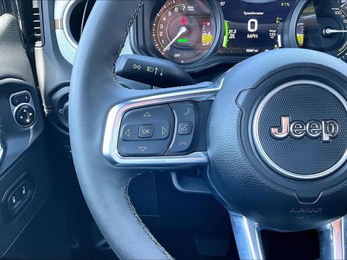 Used 2025 Jeep Wrangler Unlimited Sahara w/ Safety Group AWD/4WD image 6