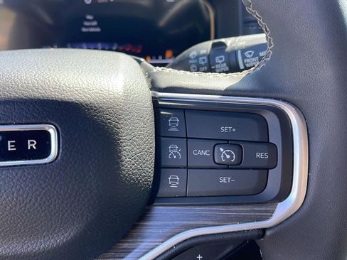 Used 2024 Jeep Wagoneer Series III image 16