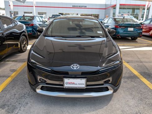 New 2026 Toyota Prius SE image 3