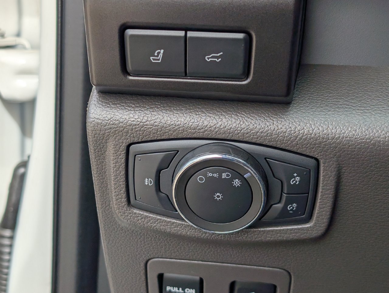 Used 2021 Ford Expedition Limited RWD image 24