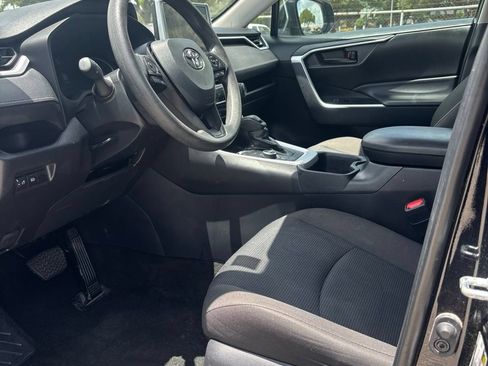 Used 2025 Toyota RAV4 LE AWD/4WD image 7