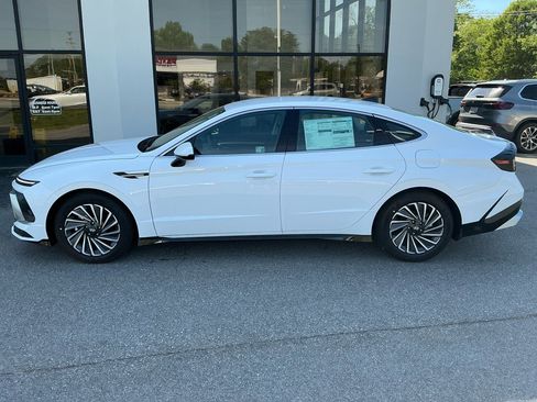 New 2025 Hyundai Sonata SEL FWD image 4
