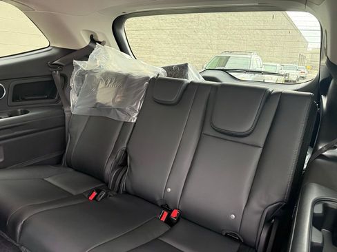 New 2026 Subaru Ascent Limited AWD/4WD image 31