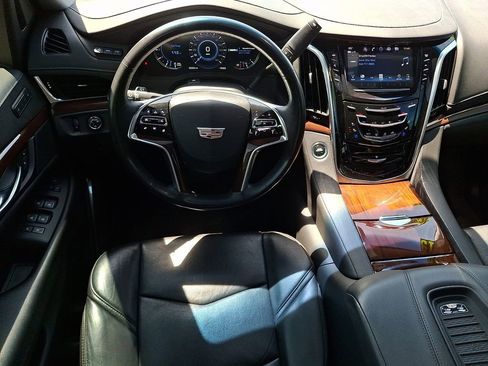 Used 2019 Cadillac Escalade Premium Luxury AWD/4WD image 12