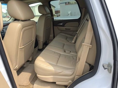 Used 2014 Chevrolet Tahoe LT w/ Luxury Package AWD/4WD image 10