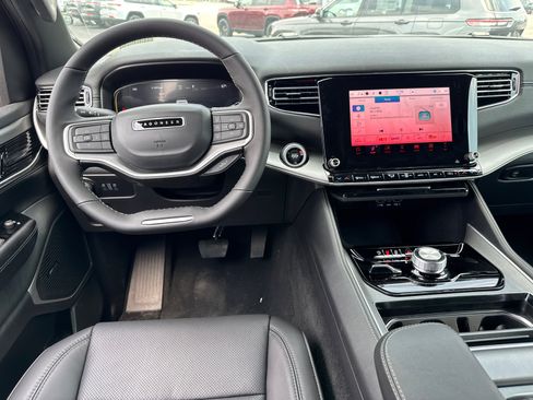 New 2025 Jeep Wagoneer Series II image 9