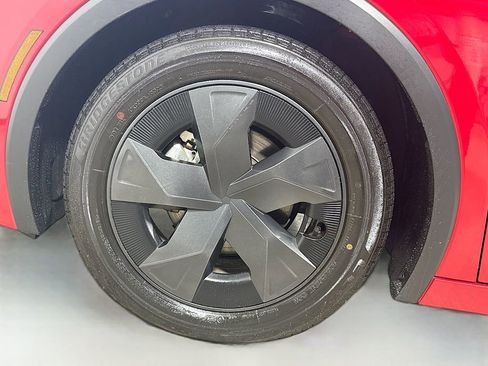 Used 2025 Toyota Prius LE image 29