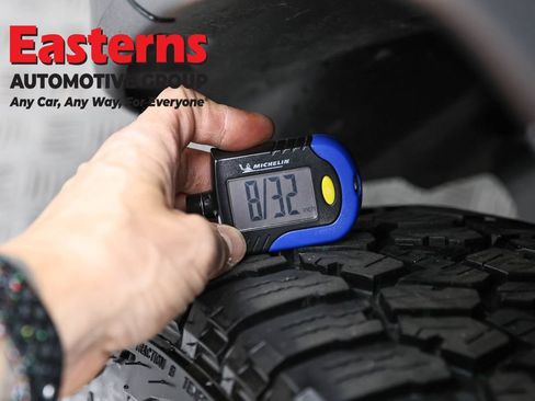 Used 2025 Jeep Compass Trailhawk AWD/4WD image 27
