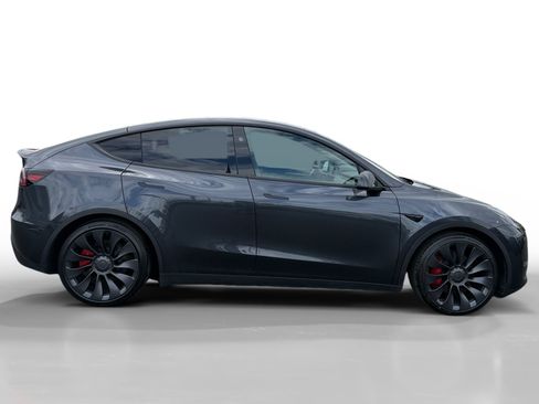 Used 2024 Tesla Model Y Performance AWD/4WD image 6