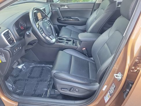 Used 2020 Kia Sportage EX w/ EX Technology Package FWD image 11