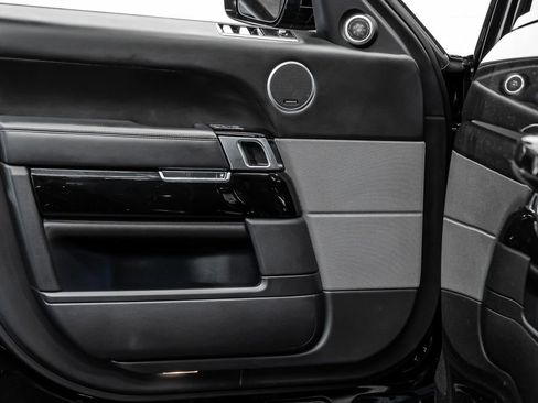 Used 2020 Land Rover Range Rover Sport SVR image 19