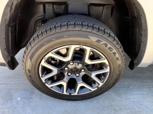 Used 2025 RAM 1500 Laramie w/ Sport Appearance Package AWD/4WD image 31