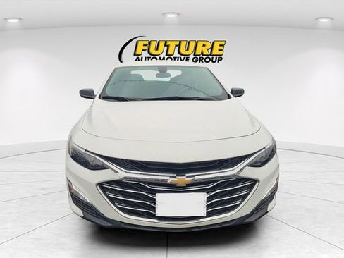 Used 2022 Chevrolet Malibu LS image 2