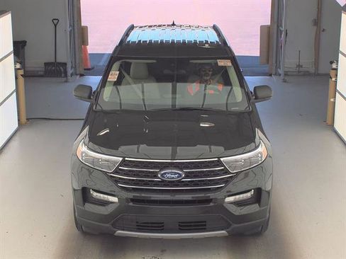 Used 2023 Ford Explorer XLT w/ Equipment Group 202A AWD/4WD image 2