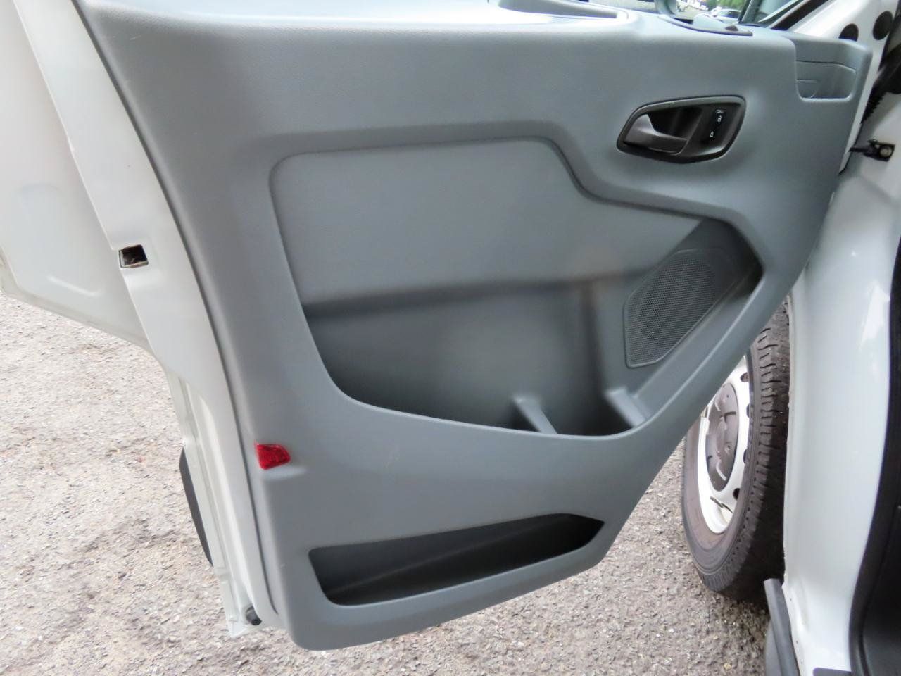Used 2019 Ford Transit 250 130 Low Roof RWD image 16