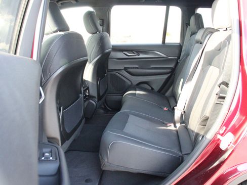 New 2026 Jeep Grand Cherokee Laredo AWD/4WD image 23