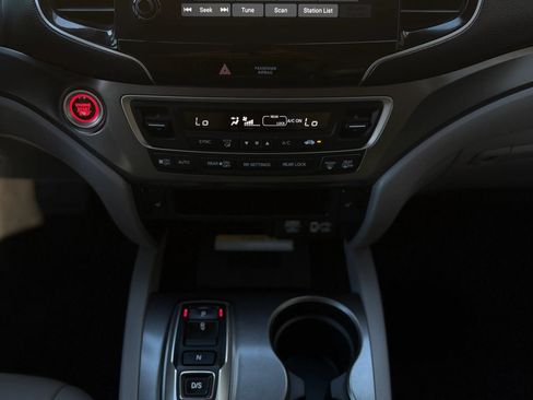 Used 2022 Honda Pilot Special Edition image 7