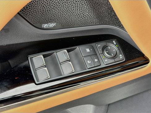 Used 2026 Lexus LX 600 4WD w/ Luxury Package image 25