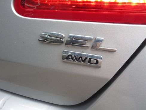 Used 2015 Ford Taurus SEL w/ Equipment Group 201A AWD/4WD image 8
