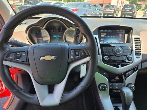 Used 2015 Chevrolet Cruze LT image 13