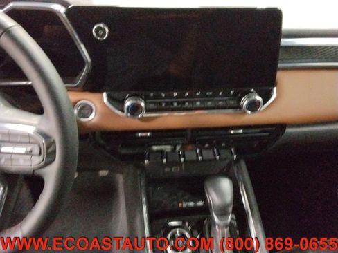 Used 2024 GMC Canyon AT4 w/ AT4 Premium Package image 12