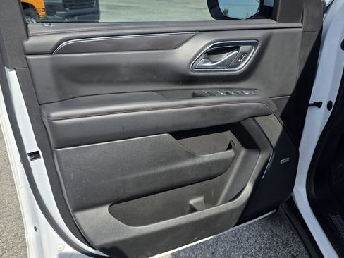Used 2022 Chevrolet Tahoe RST w/ Luxury Package RWD image 16