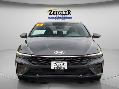 Certified 2024 Hyundai Elantra SEL w/ Convenience Package FWD image 2