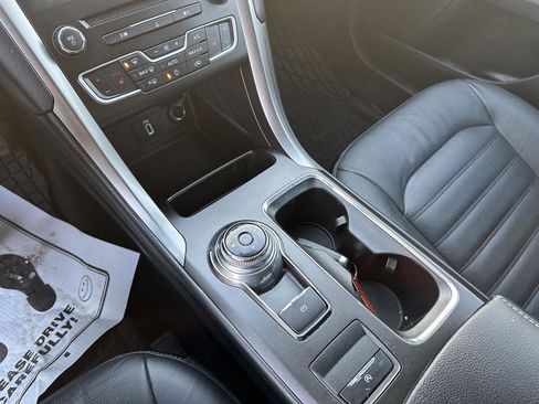 Used 2018 Ford Fusion SE w/ Fusion SE Technology Package image 34