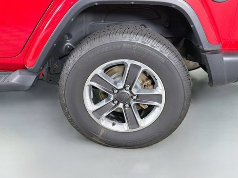 Used 2019 Jeep Wrangler Unlimited Sahara AWD/4WD image 36