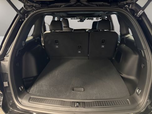 New 2026 Jeep Grand Cherokee Limited AWD/4WD image 9