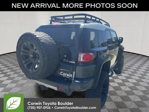 Used 2007 Toyota FJ Cruiser 4WD w/ Upgrade Pkg 2 image 8