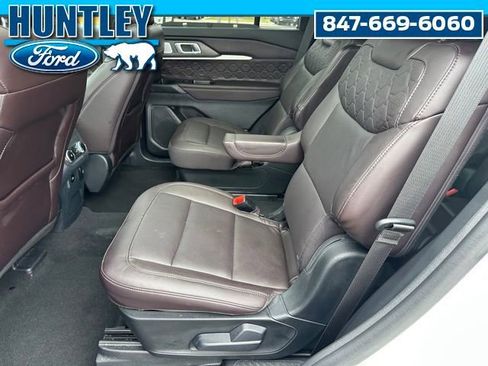 Used 2025 Ford Explorer Platinum w/ Ultimate Package AWD/4WD image 16