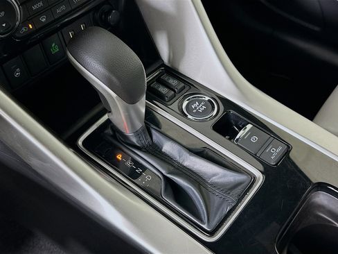 Used 2024 Mitsubishi Eclipse Cross SEL AWD/4WD image 25