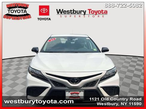 Used 2023 Toyota Camry SE AWD/4WD image 3