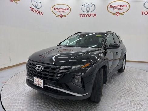 Used 2022 Hyundai Tucson SEL FWD image 2