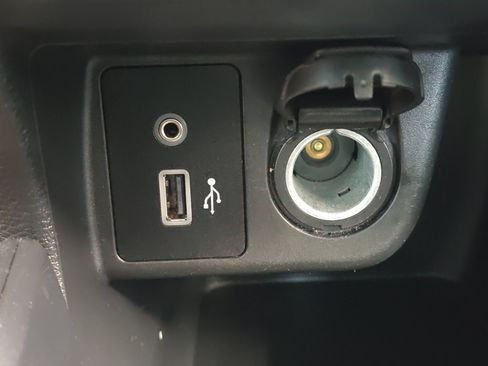 Used 2021 Nissan Versa SV FWD image 20
