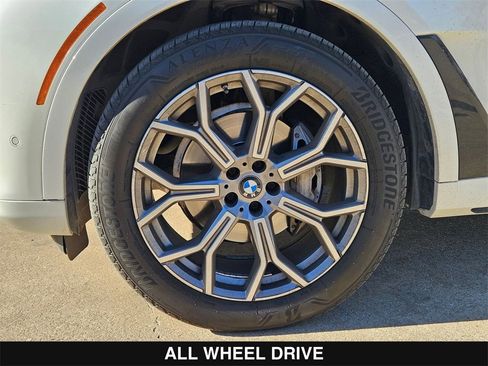 Used 2022 BMW X7 xDrive40i w/ Premium Package image 11