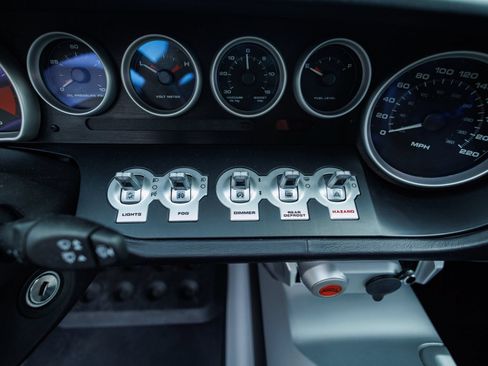 Used 2005 Ford GT RWD image 44