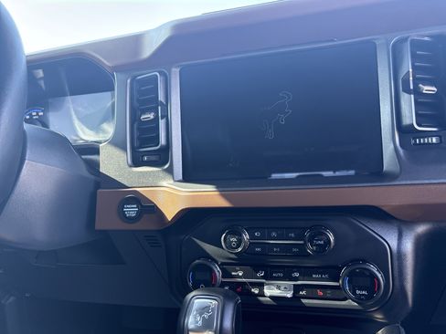 Used 2024 Ford Bronco Outer Banks w/ Sasquatch Package image 12