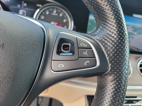 Used 2017 Mercedes-Benz E 400 4MATIC Wagon image 16