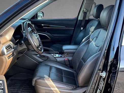 Used 2021 Kia Telluride SX w/ Towing Package FWD image 19