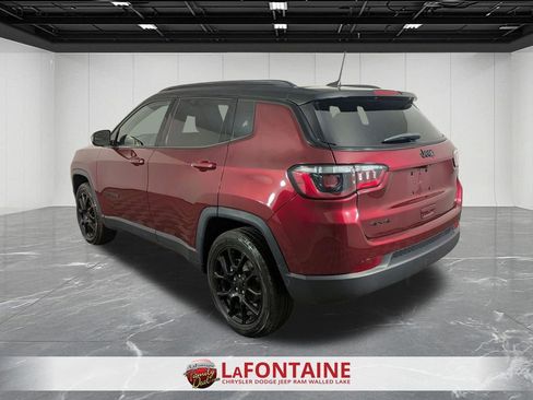 Certified 2022 Jeep Compass Altitude w/ Convenience Group image 3