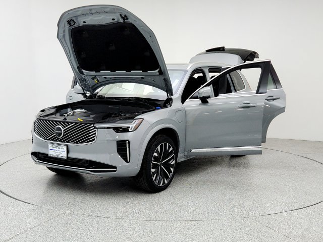New 2026 Volvo XC90 T8 Plus w/ Protection Package Premier AWD/4WD image 9