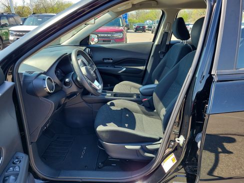 Used 2023 Nissan Kicks SV FWD image 15