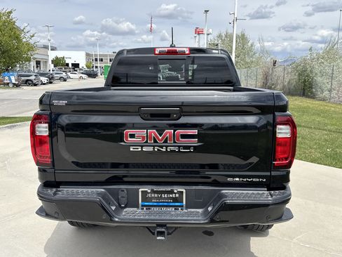 Used 2024 GMC Canyon Denali AWD/4WD image 4