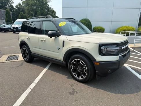 Used 2025 Ford Bronco Sport Outer Banks w/ Outer Banks Tech Package+ AWD/4WD image 9