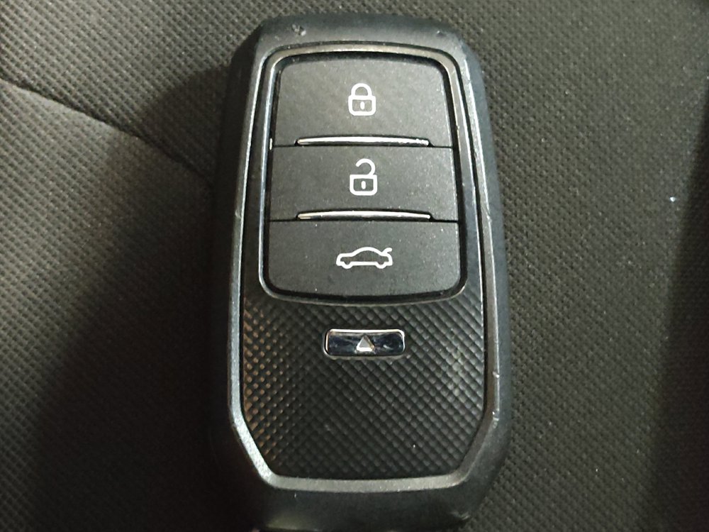Used 2025 Hyundai Elantra Sport FWD image 32