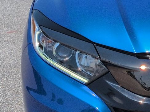 Used 2022 Honda HR-V Sport image 11