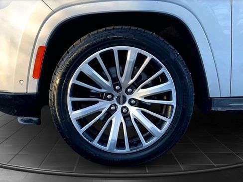 Used 2024 Jeep Grand Wagoneer L Series III image 14