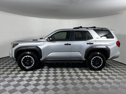 Used 2026 Toyota 4Runner TRD Off-Road Premium AWD/4WD image 8